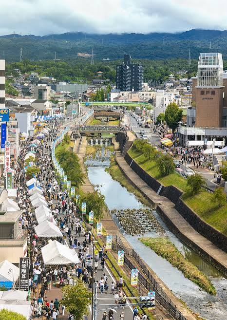 せともの祭2026！瀬戸川沿い200軒が並ぶ日本最大級陶器市