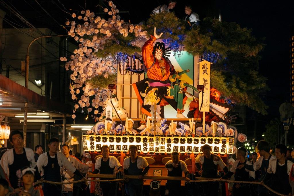盛岡秋まつり2026！300年の風流山車と流鏑馬の競演！
