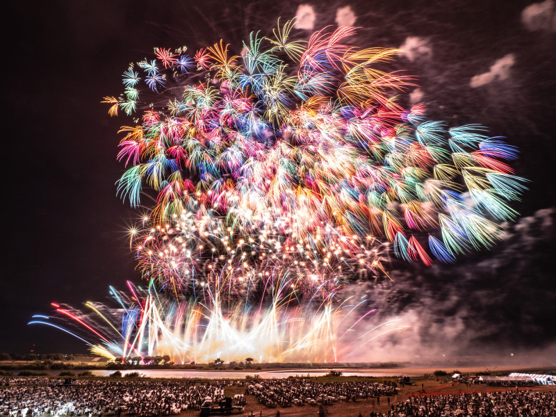 急に寒くなってきた今週9月18〜20日の全国の花火大会の紹介です！
